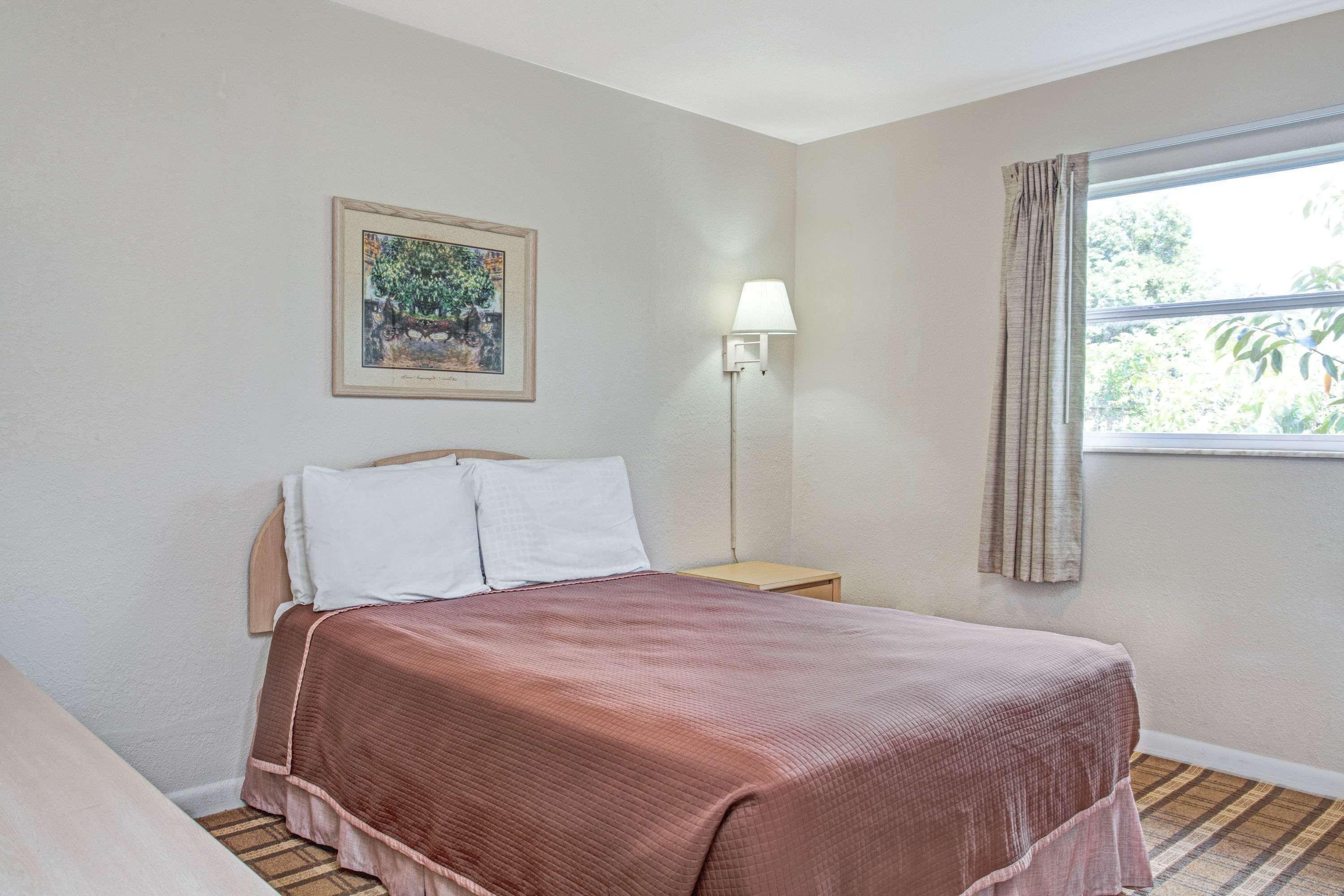 במוטל Super 8 By Wyndham קיסימי מראה חיצוני תמונה
