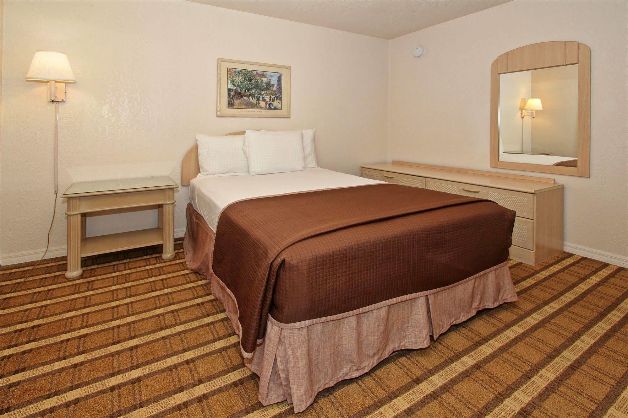 במוטל Super 8 By Wyndham קיסימי מראה חיצוני תמונה